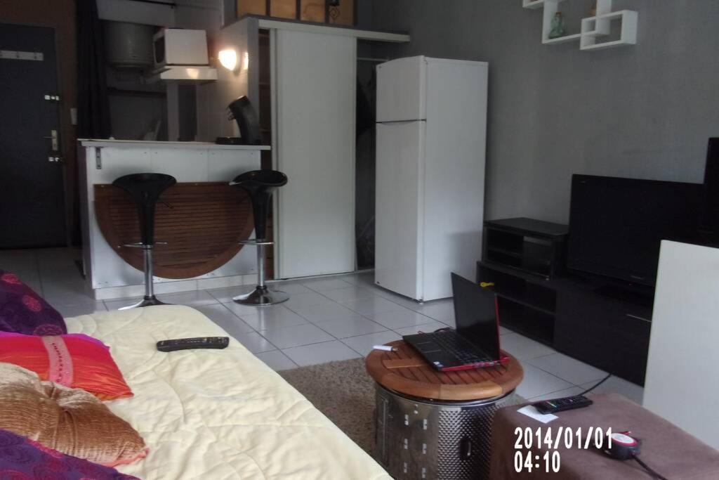 Studio Meuble Ensoleille Fibre Bouygues Nîmes Eksteriør bilde