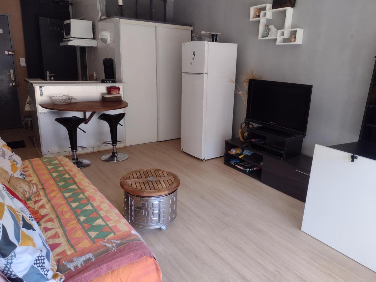 Studio Meuble Ensoleille Fibre Bouygues Nîmes Eksteriør bilde